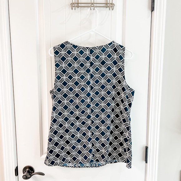 Banana Republic Navy and White Geometric Tank Top Size Large - Picture 2 of 7